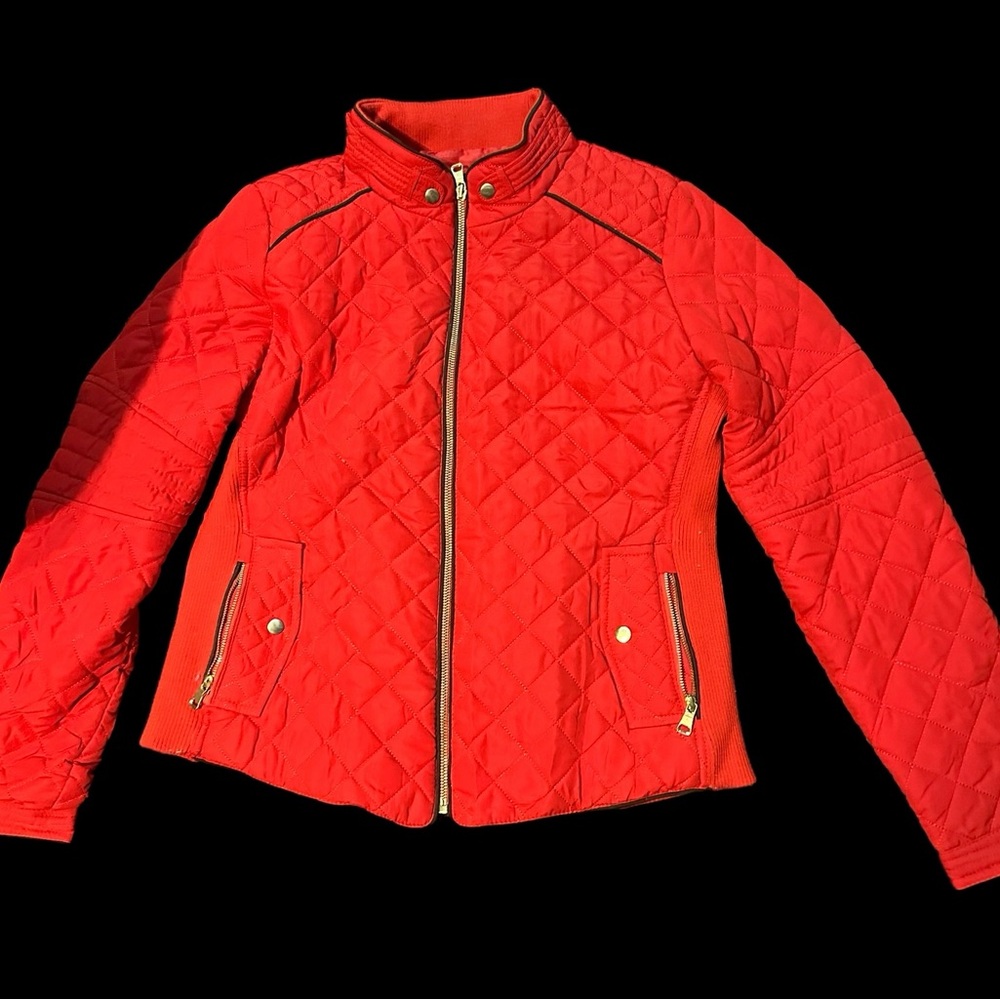 Bright red, puff quilted L sports coat❤️